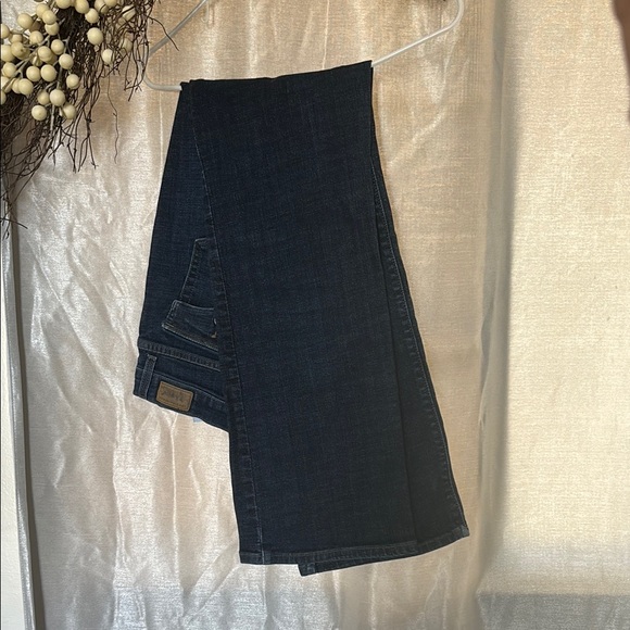 Levi’s Bootcut denim *perfectly slimming* - Picture 1 of 4